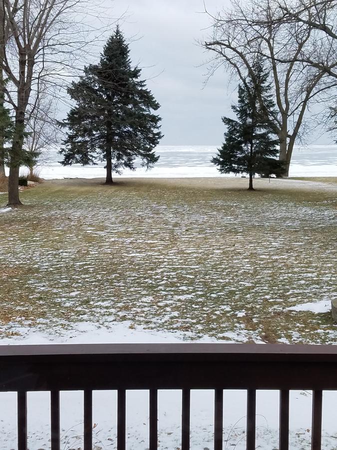 Cozy Cottage On Lake Winnebago Fond du Lac Extérieur photo